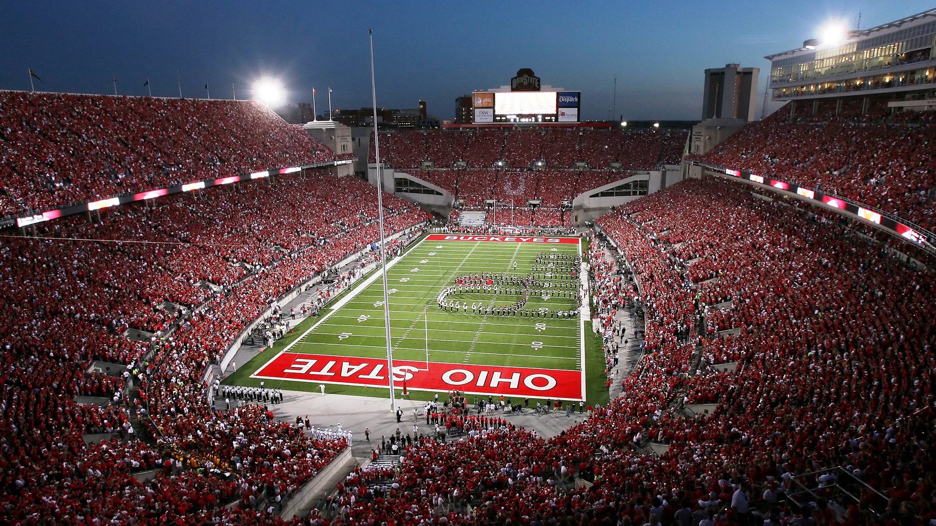 C罗回归赛场，首战状态惊艳，全场沸腾！